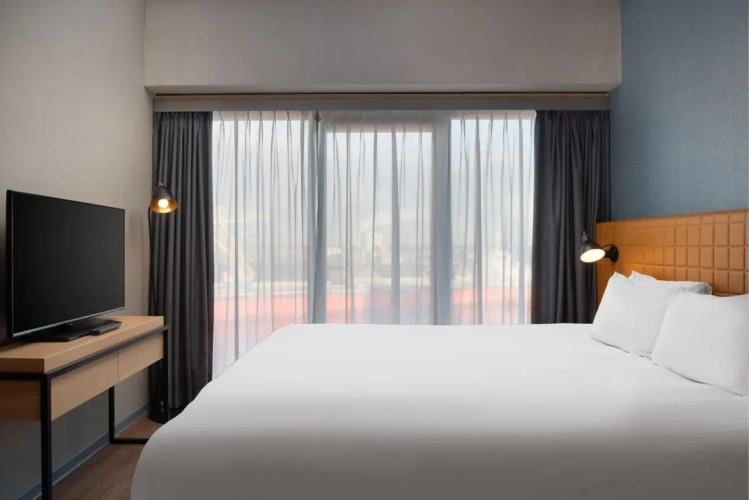 1 Bedroom Corner Double Suite
