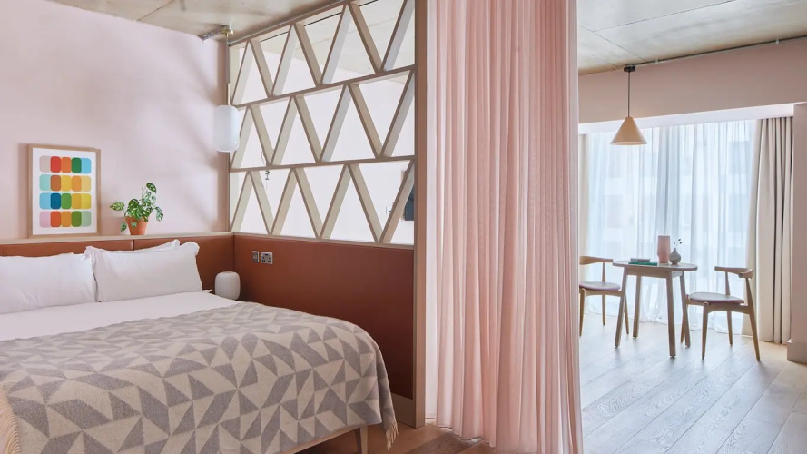 1 Bedroom Open Plan Double Suite