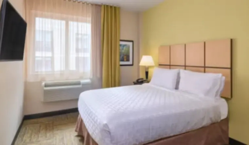 1 Bedroom Accessible Double Suite