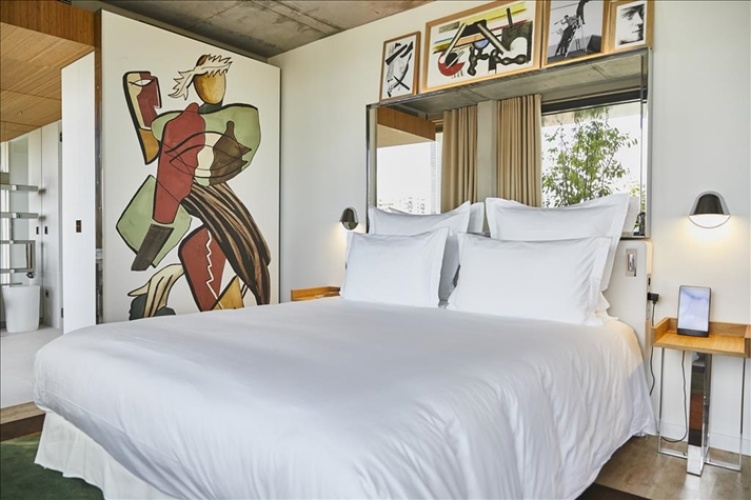 Eiffel Tower View Double Suite