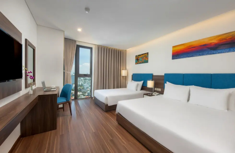 Deluxe Triple room with view