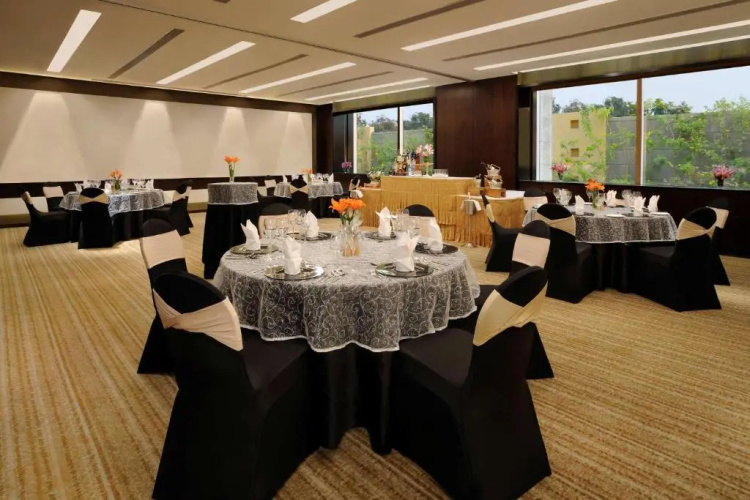 Hilton Bangalore Embassy GolfLinks photo 42