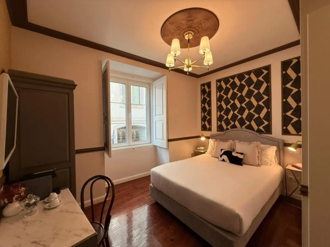 Fernando Pessoa Double No. 05 room