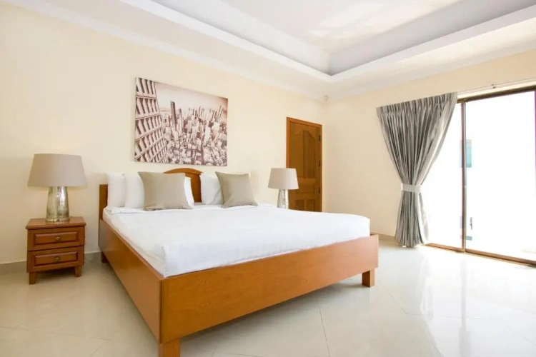 4 Bedrooms Villa