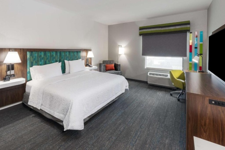 Mobility/Hearing Accessible with Tub Double room