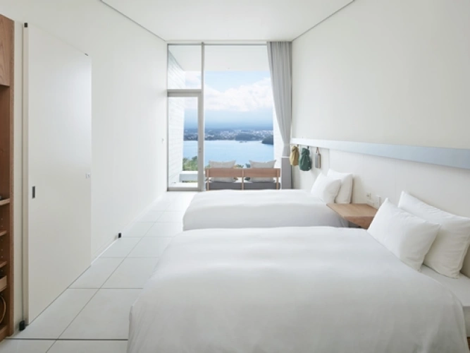 T Twin Cabin