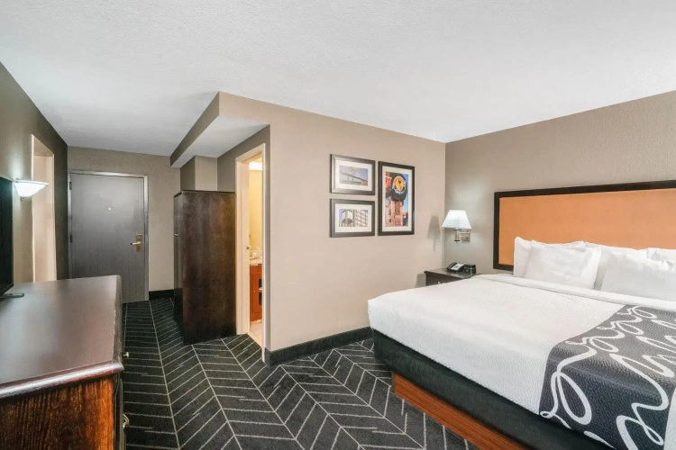 Deluxe Quadruple Suite