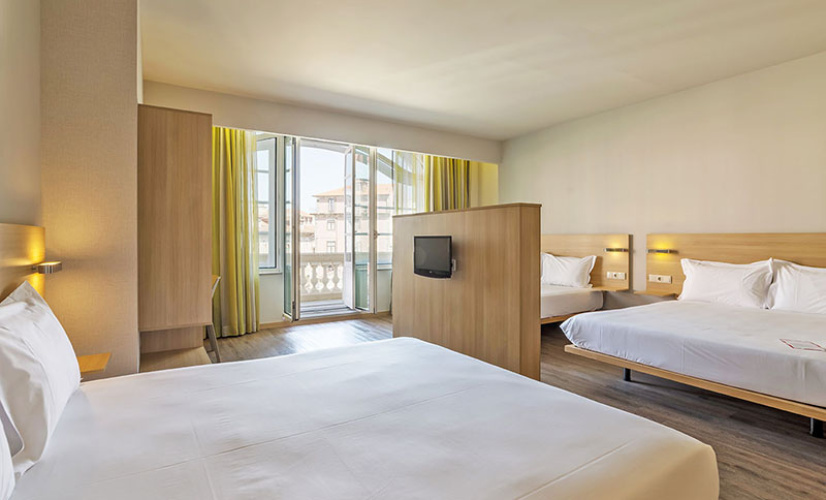 Superior Sextuple room