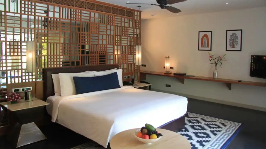 Premium Double Club room with balcony and with pool view Diwa