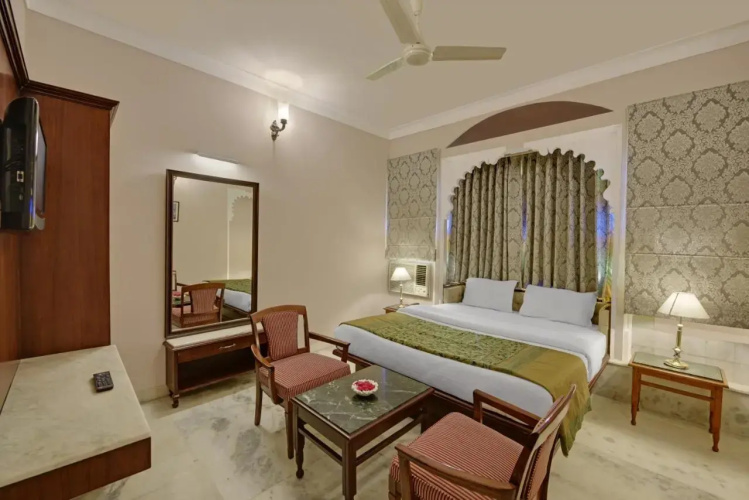 Hotel Raj Palace