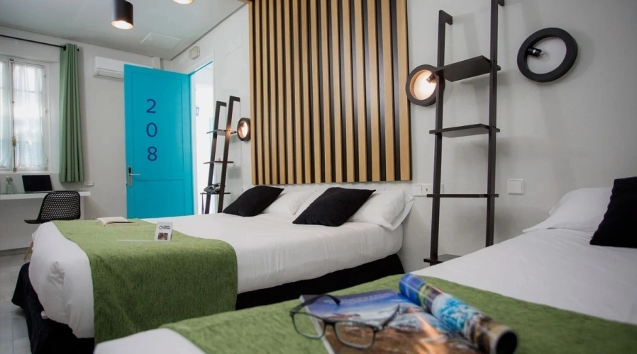 Standard Triple room