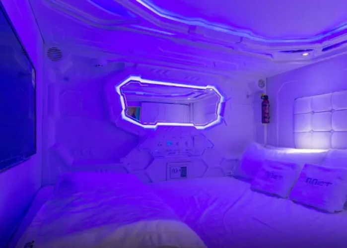 Capsule