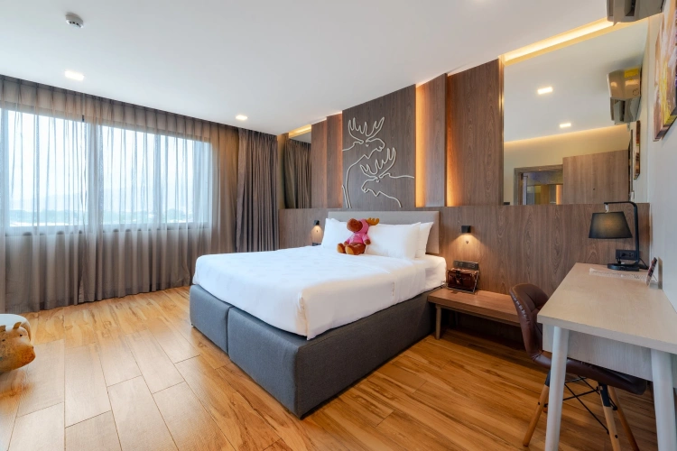 Deluxe Double with Shower room