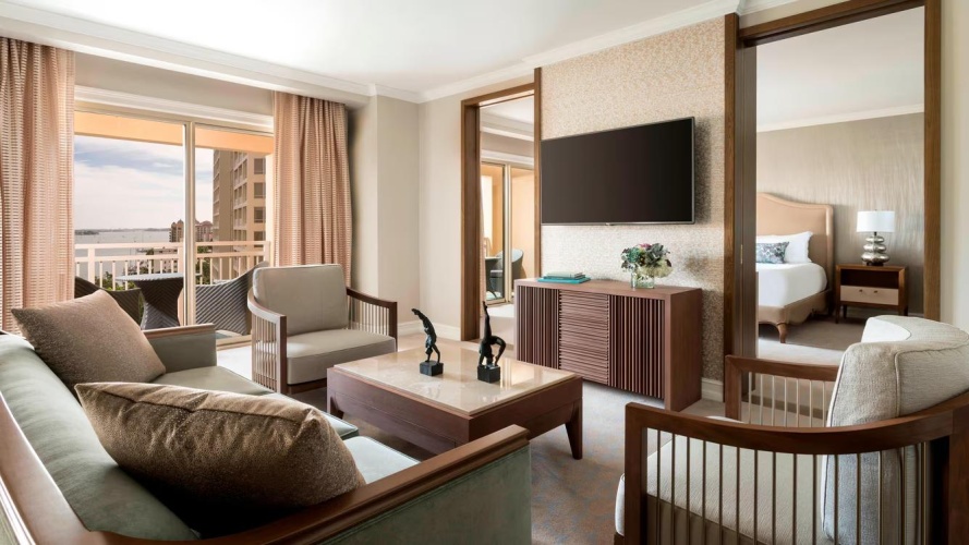 1 Bedroom Sarasota Double Club Level Suite with balcony