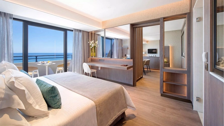 1 Bedroom Grand Suite with sea view