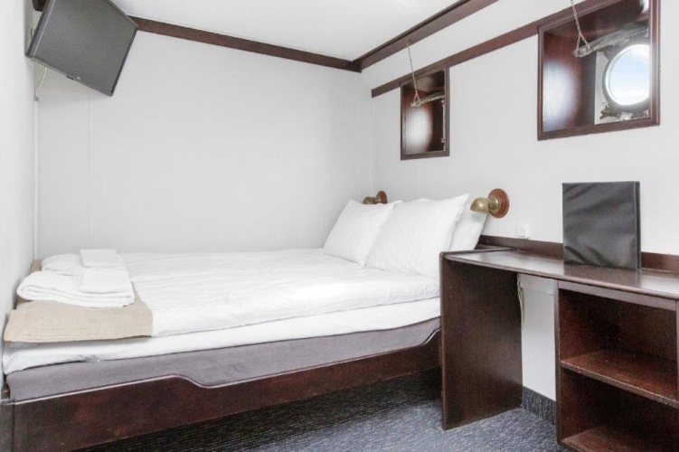 Captain's Double Cabin