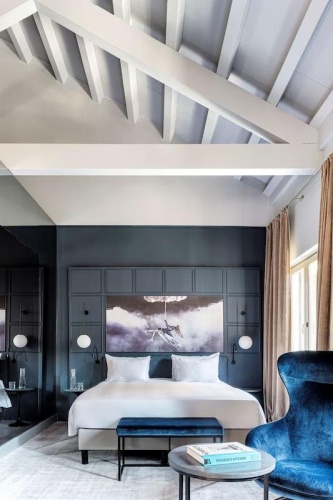 Double Suite with balcony and with Square view