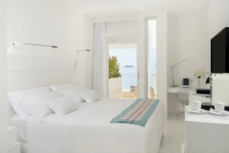 Relaxing Double room with sea view