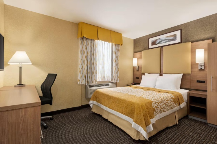 Mobility/Hearing Accessible Double room