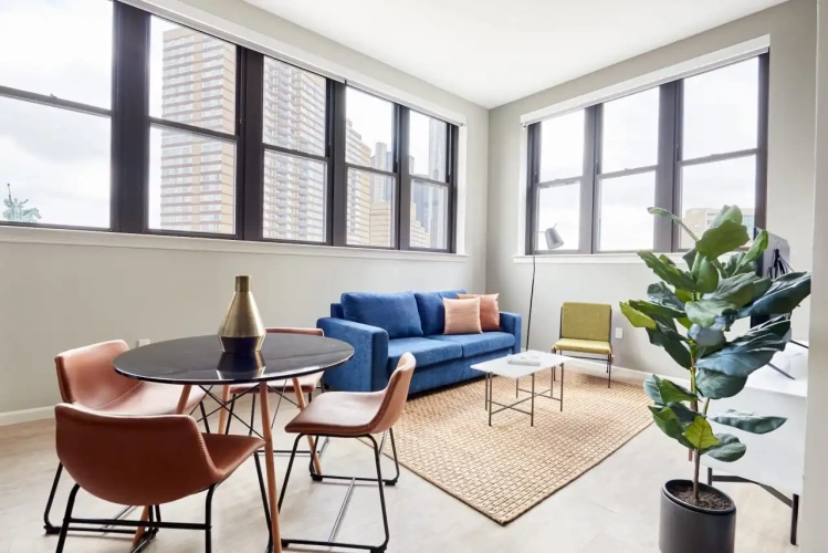 2 Bedrooms Apartment