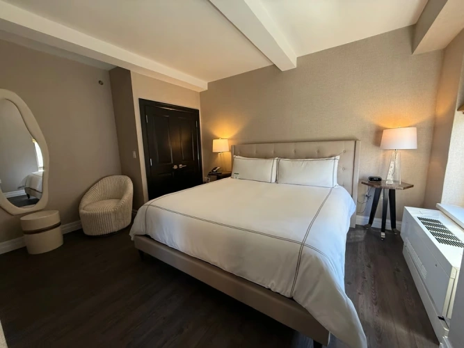 Gotham Skyline Double Suite