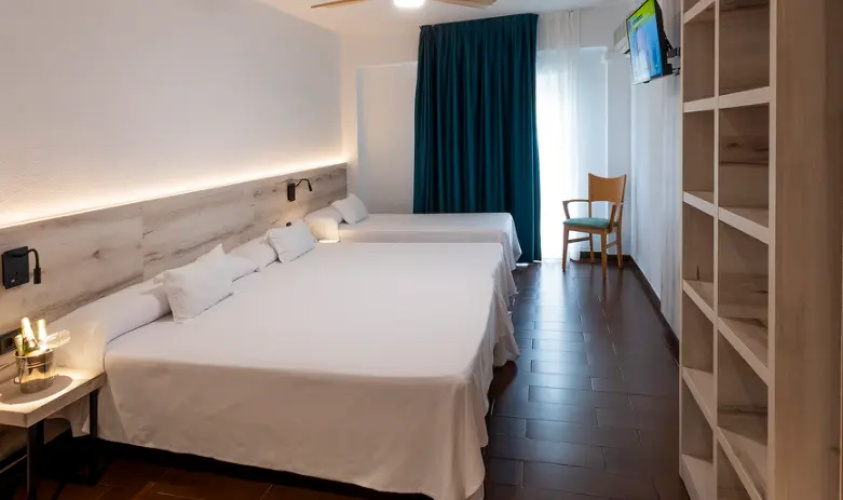 Triple room