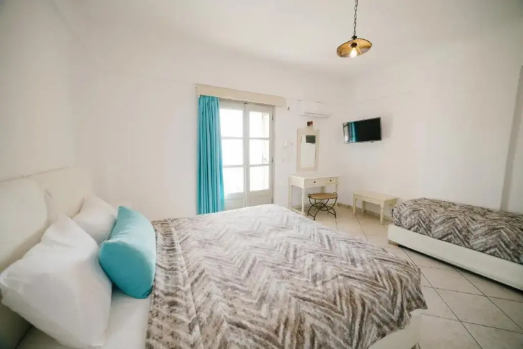 Blue Arise Fira Hotel