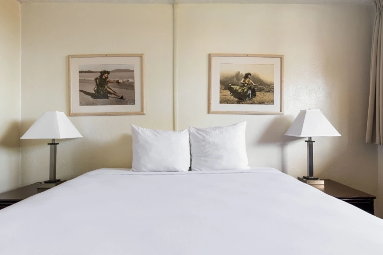 Standard room Poolside