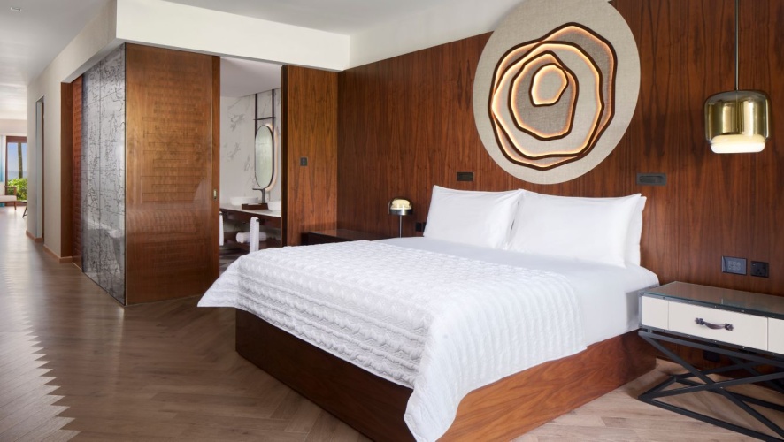 1 Bedroom Double Plunge Pool Hideaway Suite in Loft