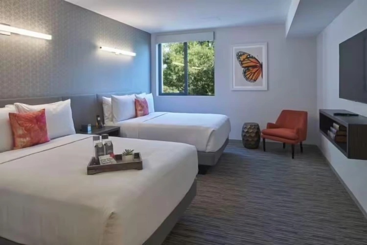 Monarch ADA Twin room