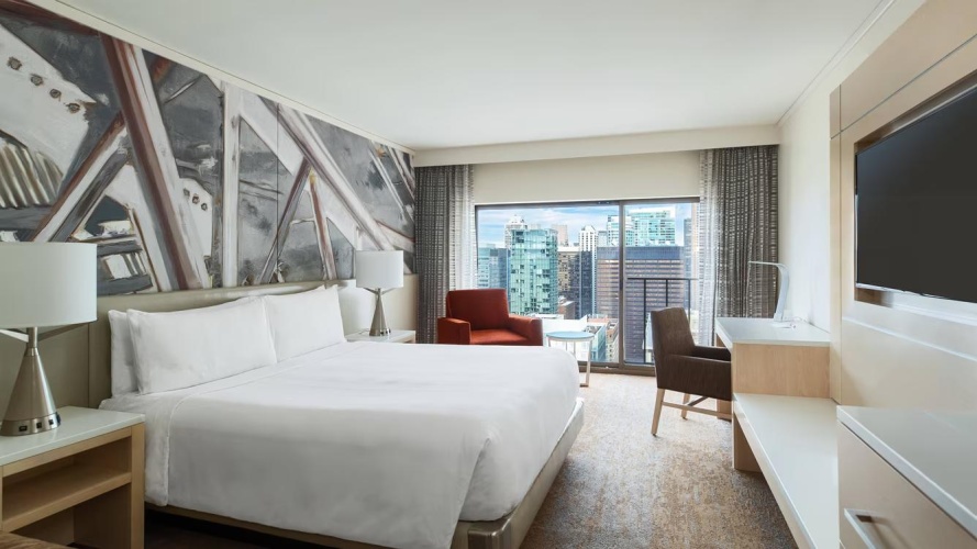 Club Level Double room with city view