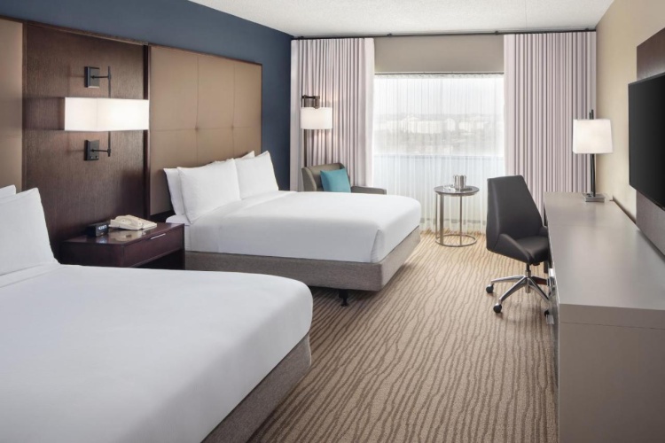 DoubleTree by Hilton Hotel Newark Airport photo 7