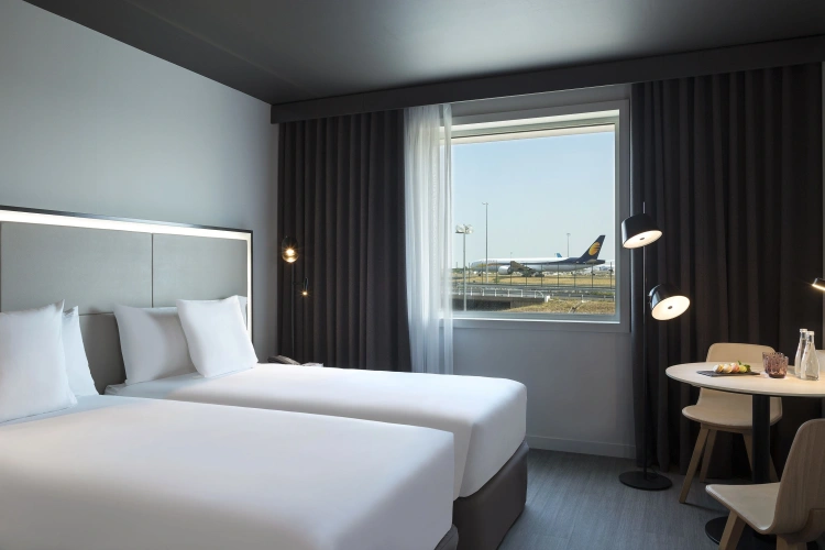 Innside room Skyline view