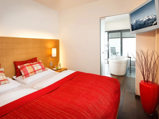 Double Junior Suite with glacier view