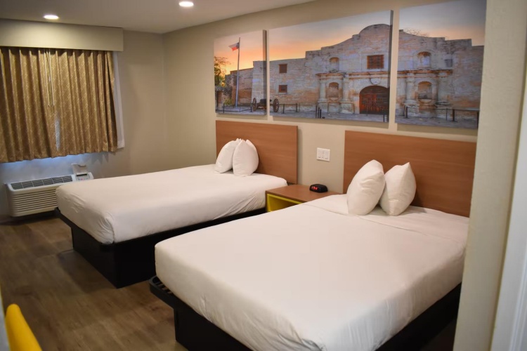 Quadruple room