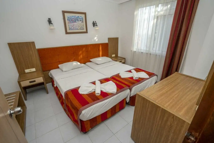 Standard Twin Suite room