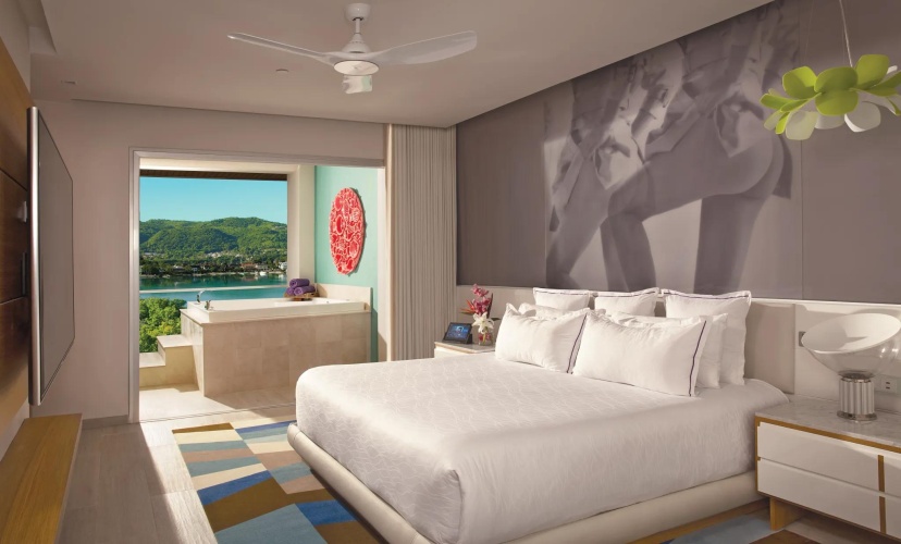 Master Xhale Club Double Suite with ocean view