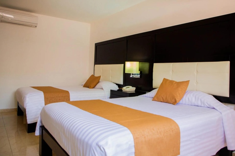 Executive Twin Master Suite