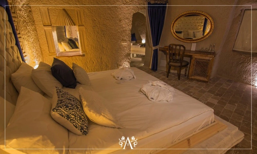 Deluxe Double Cave Suite