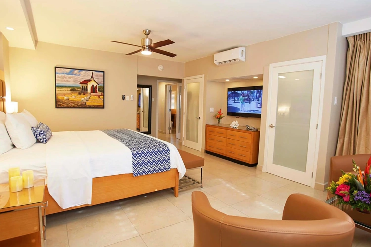 1 Bedroom Double Suite with balcony and with pool view