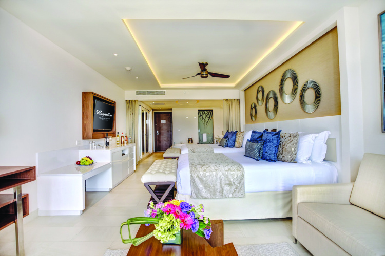 2 Bedrooms Chairman Diamond Club Suite oceanfront