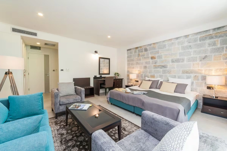 Deluxe Double Junior Suite with balcony and with sea view