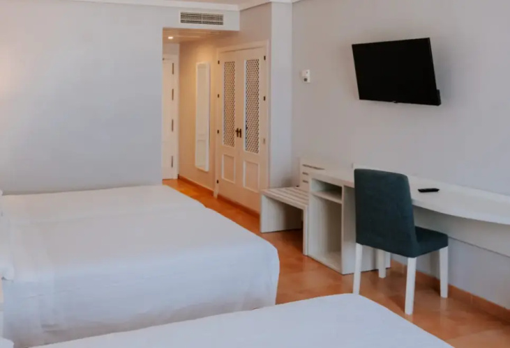 Triple room