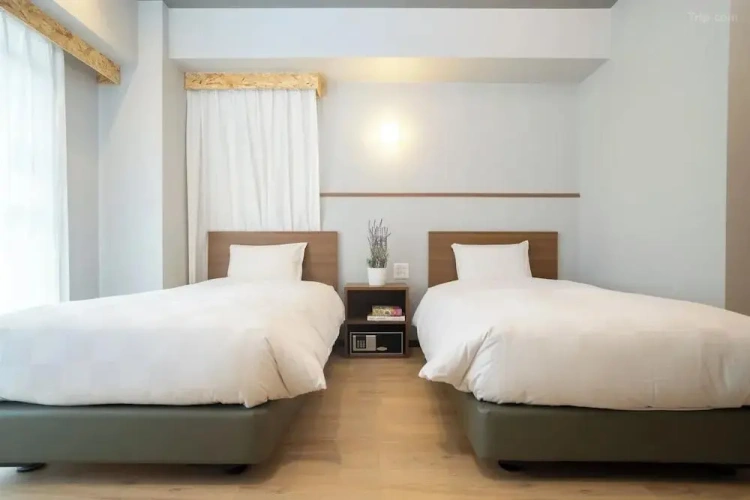 Essential Twin room