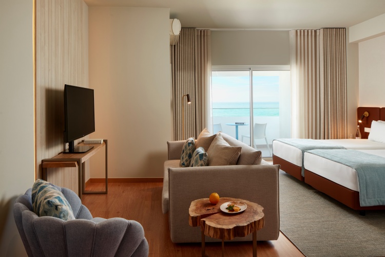 Superior room with sea view