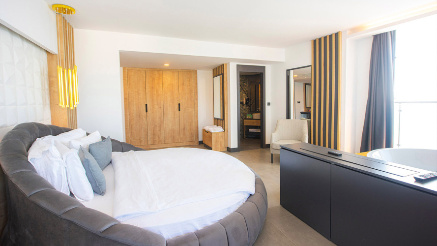 Double Suite