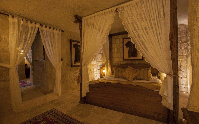 Glorious Cave Suite