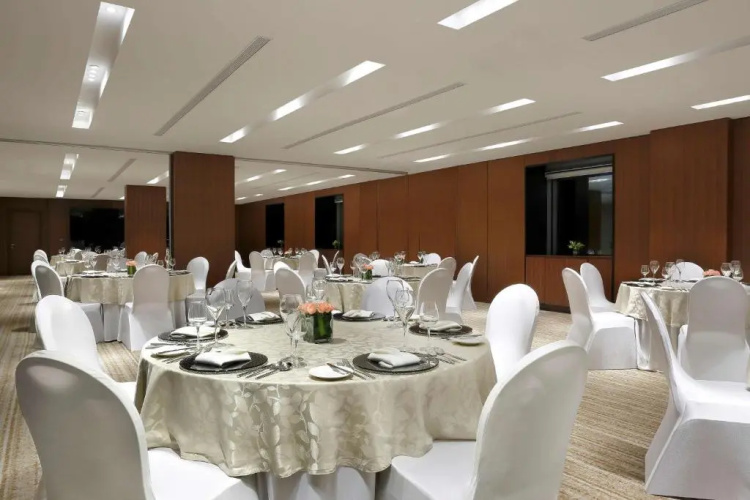 Hilton Bangalore Embassy GolfLinks photo 38