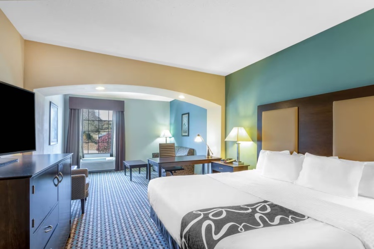 Deluxe Executive Double Suite Various Views