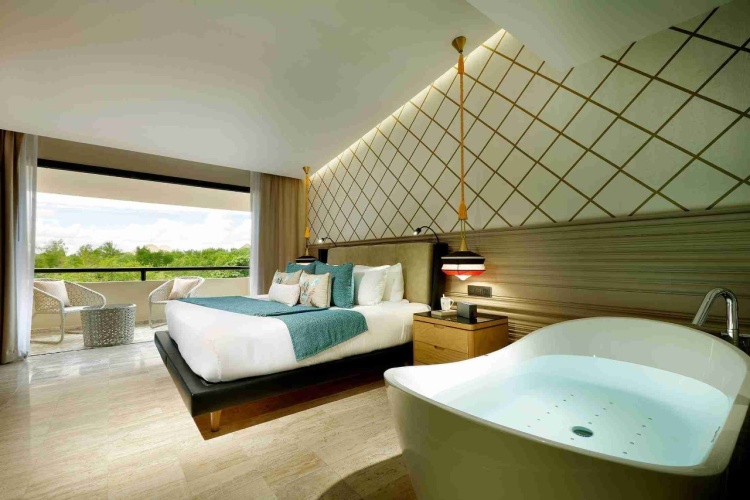 Poolside Double Suite